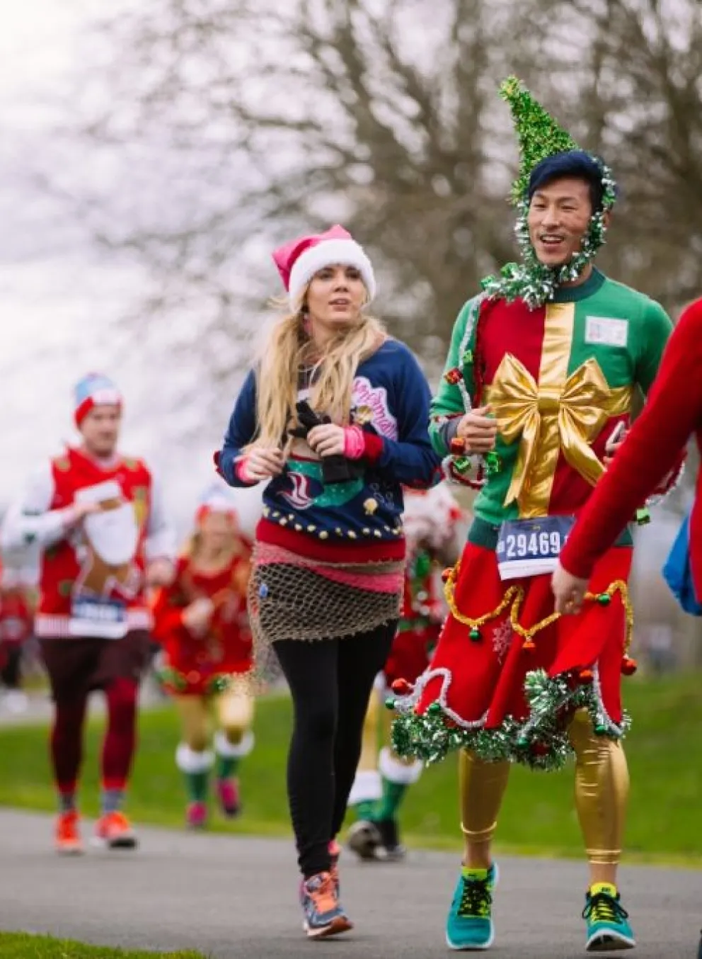 Mistletoe runners in costume