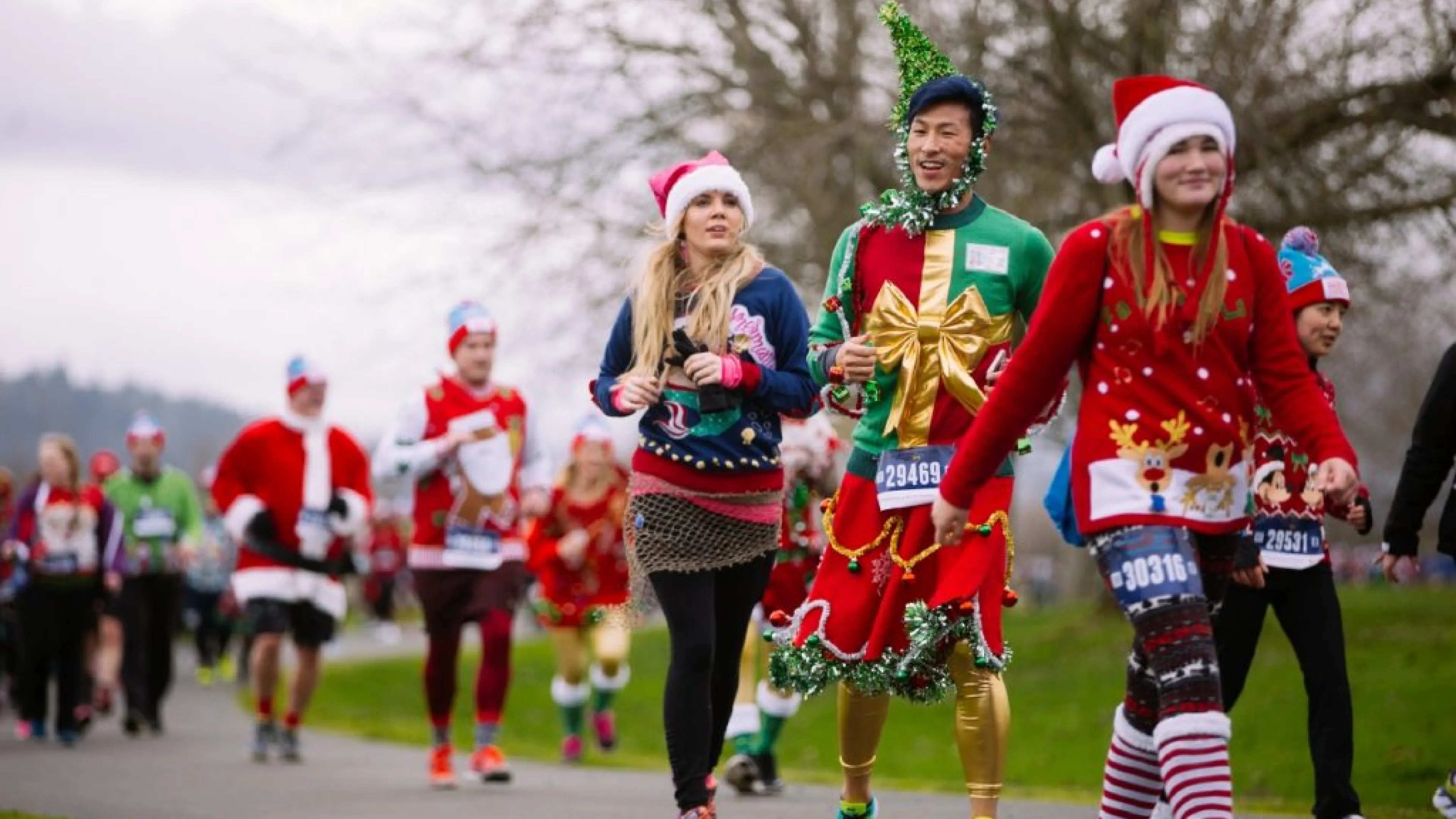 Mistletoe runners in costume
