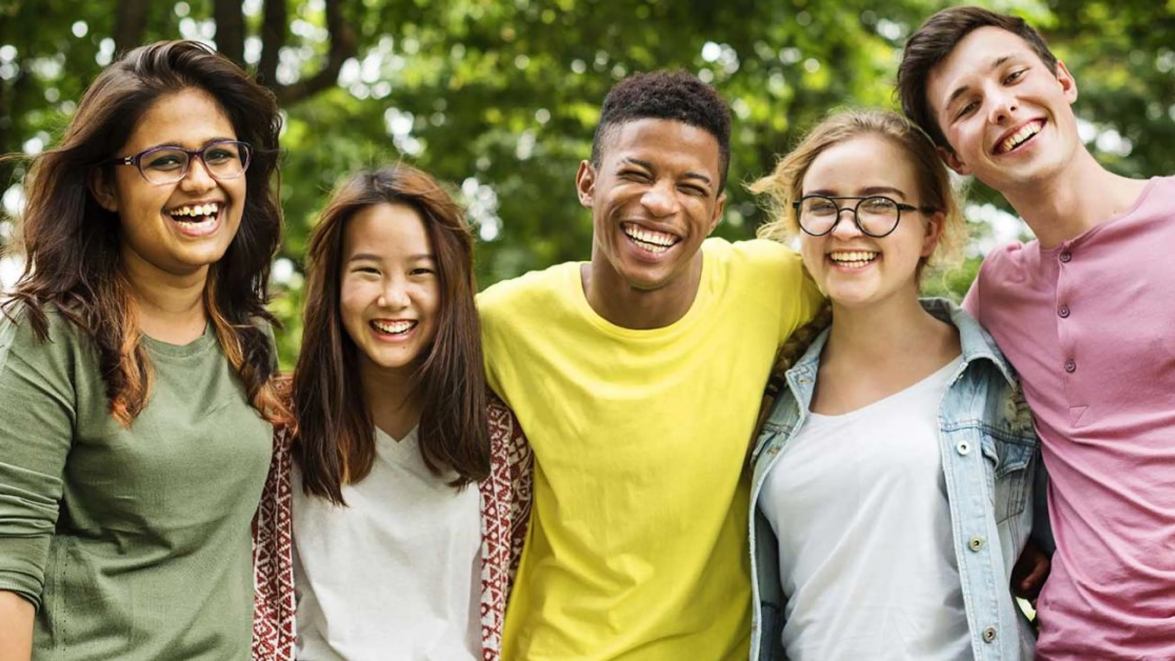 Group of teens outside