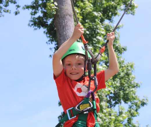 Camper Phoenix on the V-swing